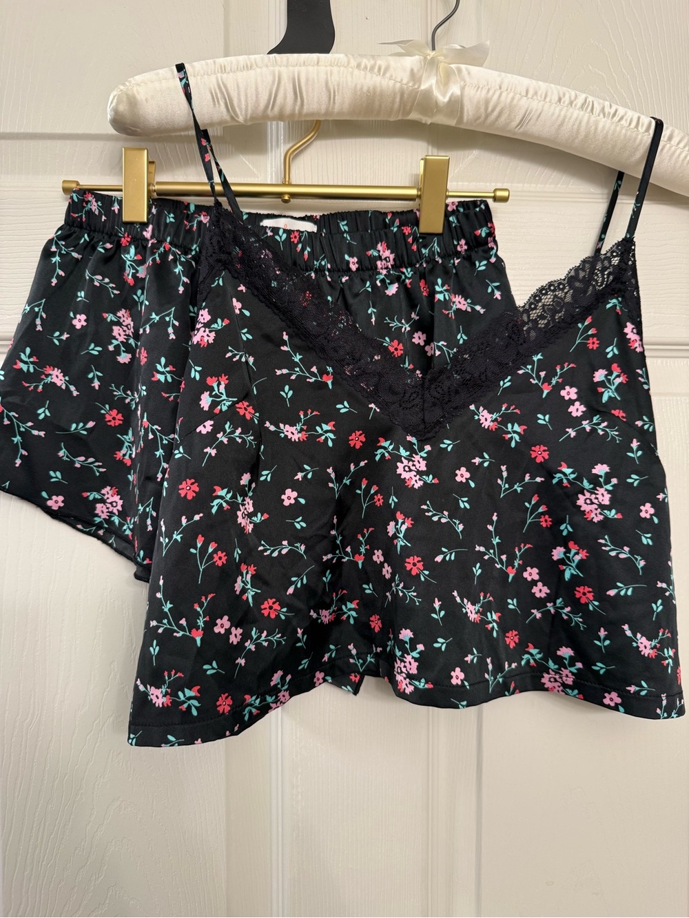 Floral Colsie Lace Trim Cami & Short Sleep Set - Black Pink